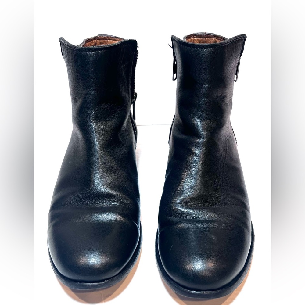 FRYE Carly Zip Chelsea Leather Booties Boots 7B